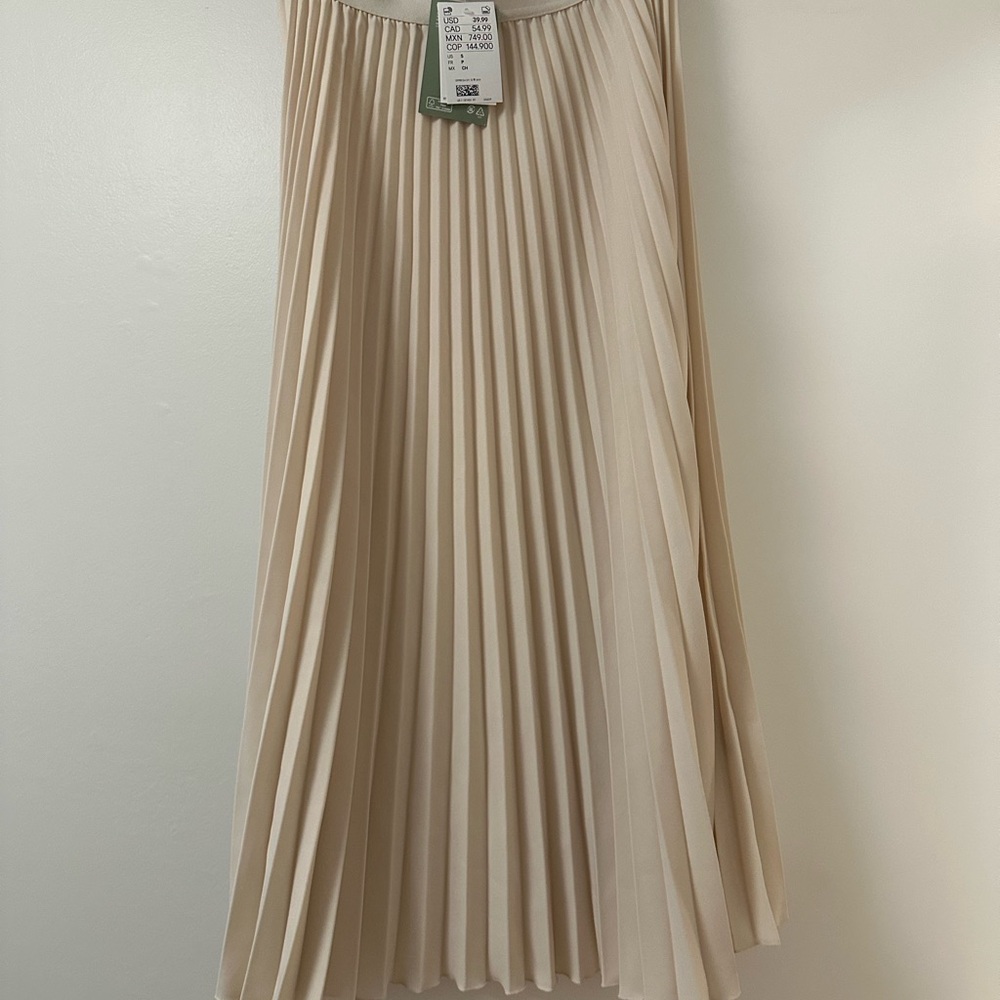 H&M Cream Midi A-Line Skirt with Pleats